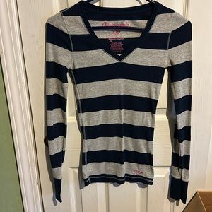 Aeropostale Long Sleeve V-Neck Shirt